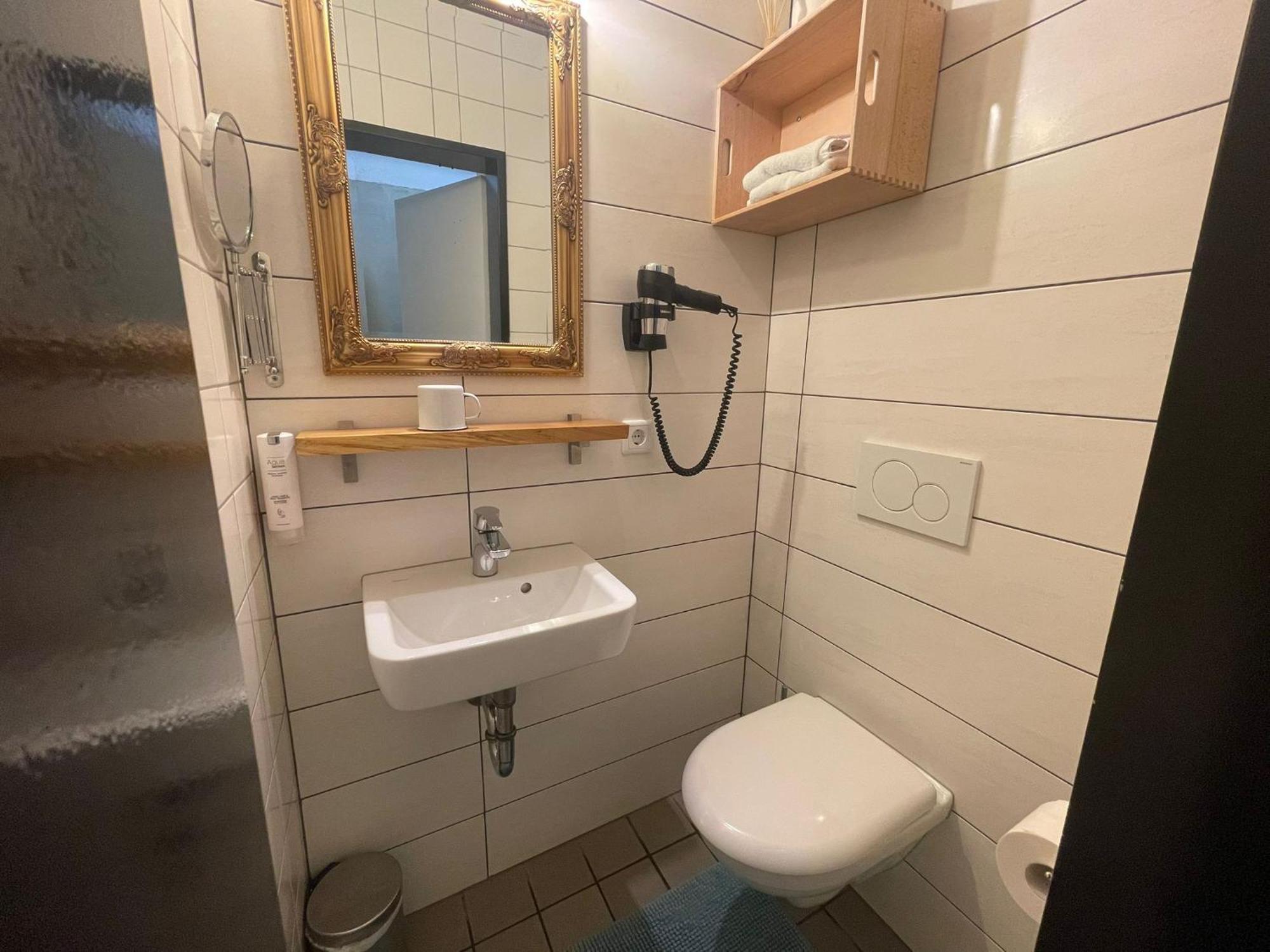 Koby Work&Stay Souterrain Apartment, Wifi&Komfort Herford Esterno foto